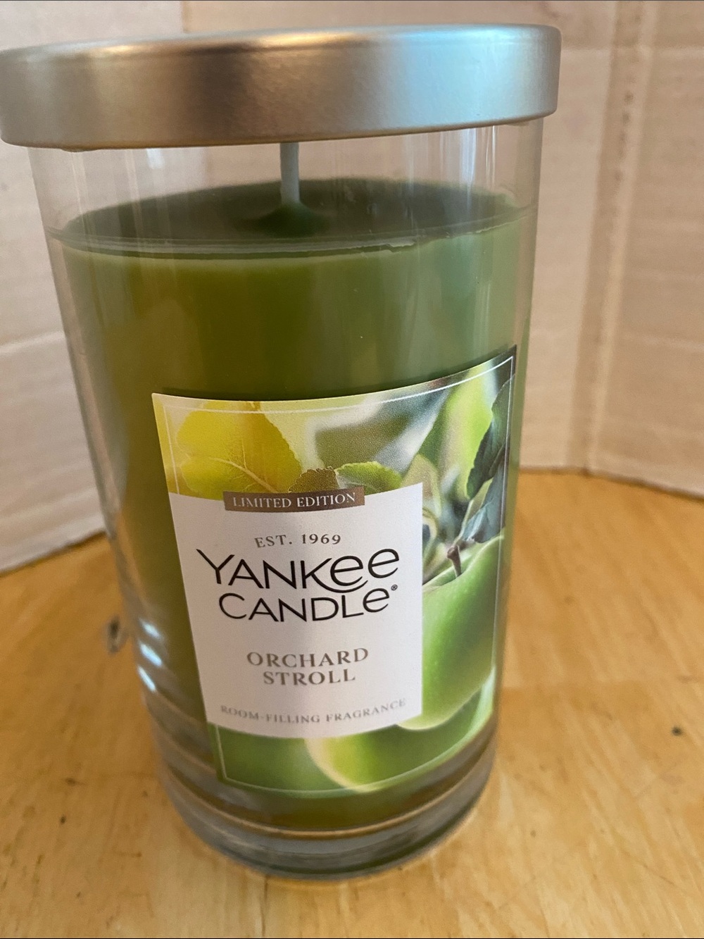 Yankee Candle Orchard Stroll Green Jar candle w Silver Lid 14.25 Oz NWT